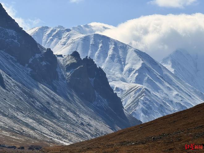 太行山悬崖18人安全转移1人突发疾病遇难冰球突破技巧19人徒步团被困河南辉县南(图3) 太行山悬崖18人安全转移1人突发疾病遇难冰球突破技巧19人徒步团被困河南辉县南(图3)